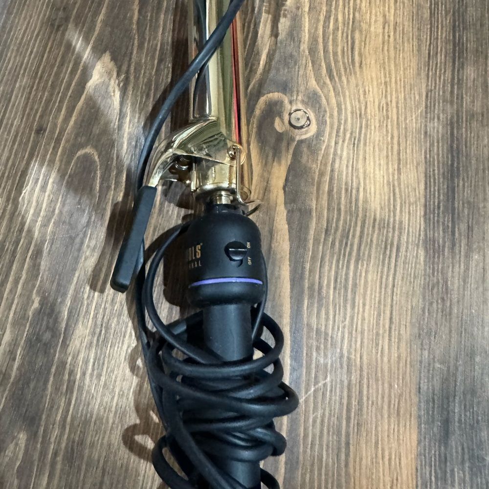 Hot tools professional 1” curling iron. - Picture 4 of 4
